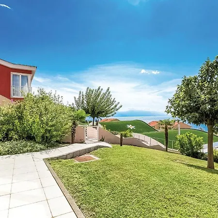 Апартаменты Nice In With 3 Bedrooms, Wifi And Swimming Pool *