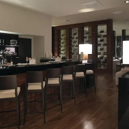 Nice In With 3 Bedrooms, Wifi And Swimming Pool * Нови-Винодолски