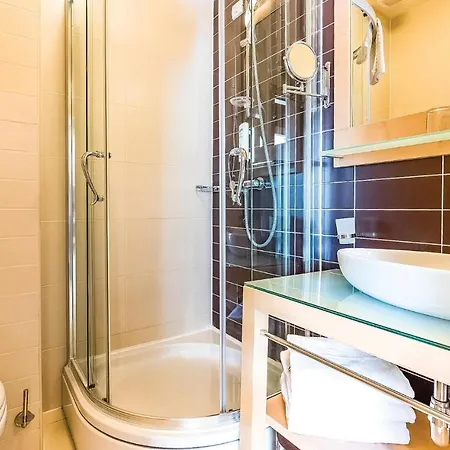 Апартаменты Nice In With 3 Bedrooms, Wifi And Swimming Pool