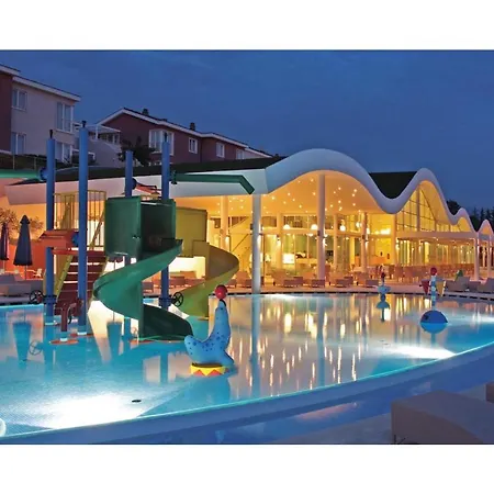 Nice In With 3 Bedrooms, Wifi And Swimming Pool Апартаменты *
